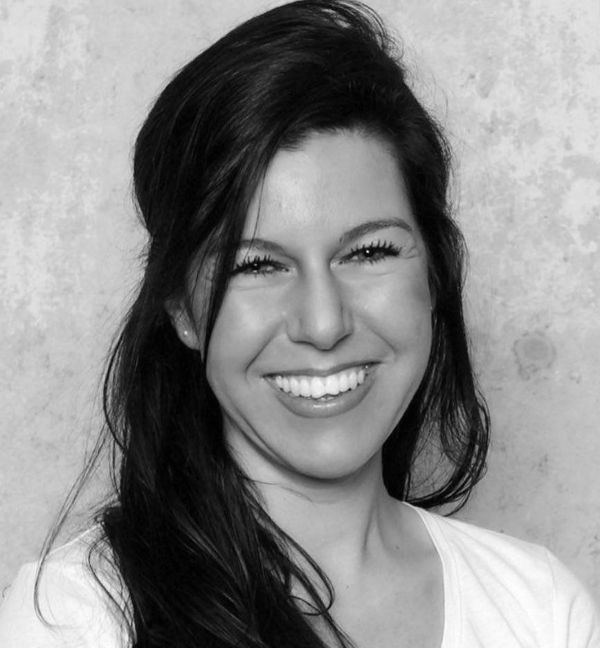 Dr. Lisa Yashodhara Haller studierte Politikwissenschaft an der Freien Universität Berlin und der Philipps-Universität Marburg. Als Studentische und Wissenschaftliche Mitarbeiterin am WZB Wissenschaftszentrum Berlin für Sozialforschung untersuchte sie die Reform des Unterhaltsrechts auf ihre geschlechterpolitischen Implikationen. Im Anschluss wurde Haller in der Nachwuchsgruppe JEAP – Junge Erwachsene zwischen Aktivierung und Prekarisierung. Institutionelle Interventionen und biographische Verarbeitung im Wohlfahrtsstaat an der Universität Kassel mit einer Studie zu den staatlichen Einflussfaktoren auf die Arbeitsteilung junger Eltern promoviert. In der Politikberatung, Projektbegleitung und als politische Bildungsreferentin von Parteien, Wohlfahrtsverbänden und Sozialunternehmen wurde Haller mit der Transformation von Fachwissen in die sozialpolitische Praxis betraut. Als Postdoc war sie am SOP – Institut für Sozial- und Organisationspädagogik der Stiftung Universität Hildesheim im Projekt MOM Macht und Ohnmacht der Mutterschaft, am ISS - Institut für Sozialarbeit und Sozialpädagogik Frankfurt a.M. für die Geschäftsstelle Dritter Gleichstellungsbericht der Bundesregierung und am IfS Institut für Sozialforschung an der Johann Wolfgang Goethe-Universität Frankfurt a.M. tätig.